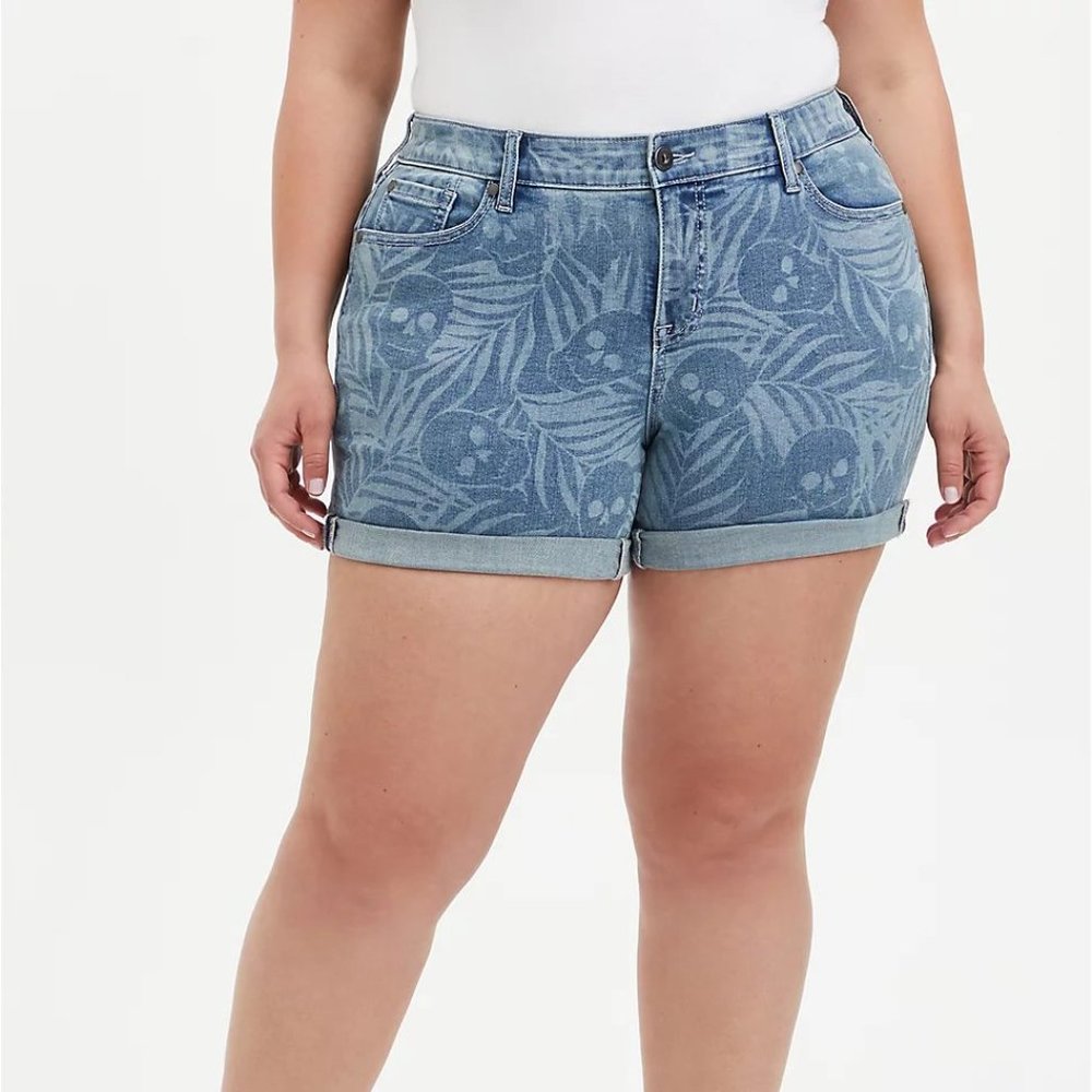 NWT Torrid Skull Denim Midi Shorts - 14